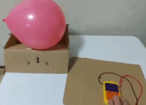 アンジェルマン症候群教育風船割マシン